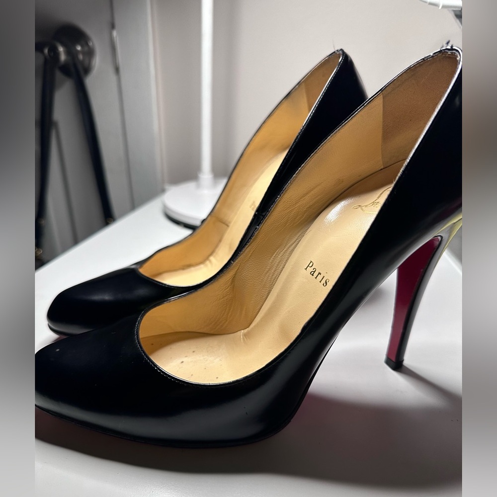 Christian Louboutin Black sz 40